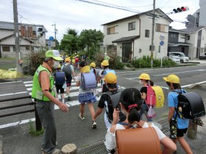 登下校の見守り スクールガード