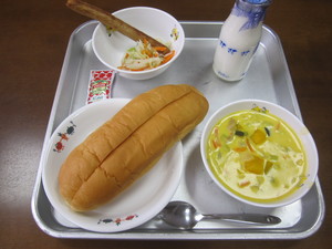 給食２５．９．１０.JPG