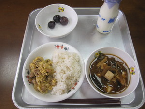 給食２５．９．６ 001.JPG