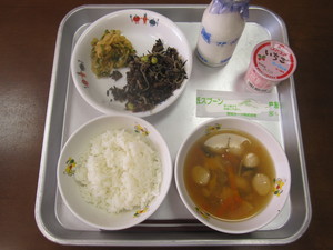 ３月１０日の給食 001.JPG